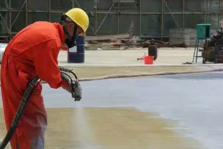 扬州彩色路面喷涂是一种为路面